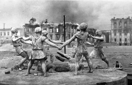 "זכרונות פֿון אַ צײַט פֿון שלום", עמנואל עווזעריכין, סטאַלינגראַד, 1943