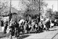 די רומענישע סאָלדאַטן טרײַבן די בעסאַראַבער ייִדן צום טויט, יולי 1941